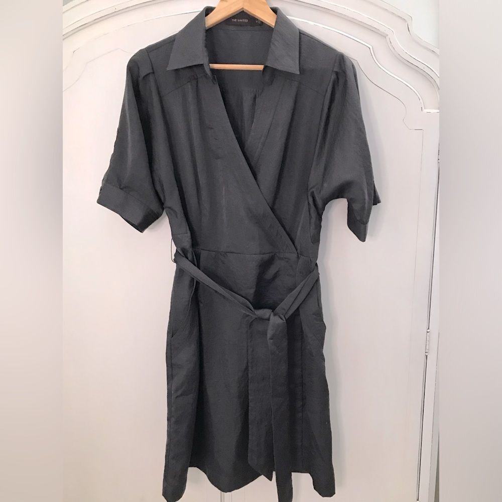 The Limited Vintage Gunmetal Gray Short Sleeve Faux Wrap Dress Size 12